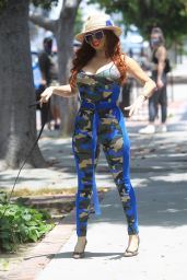Phoebe Price - Out in Hollywood 006/12/2020