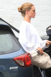 Rosie Huntington-Whiteley - Out in Beverly Hills 06/16/2020