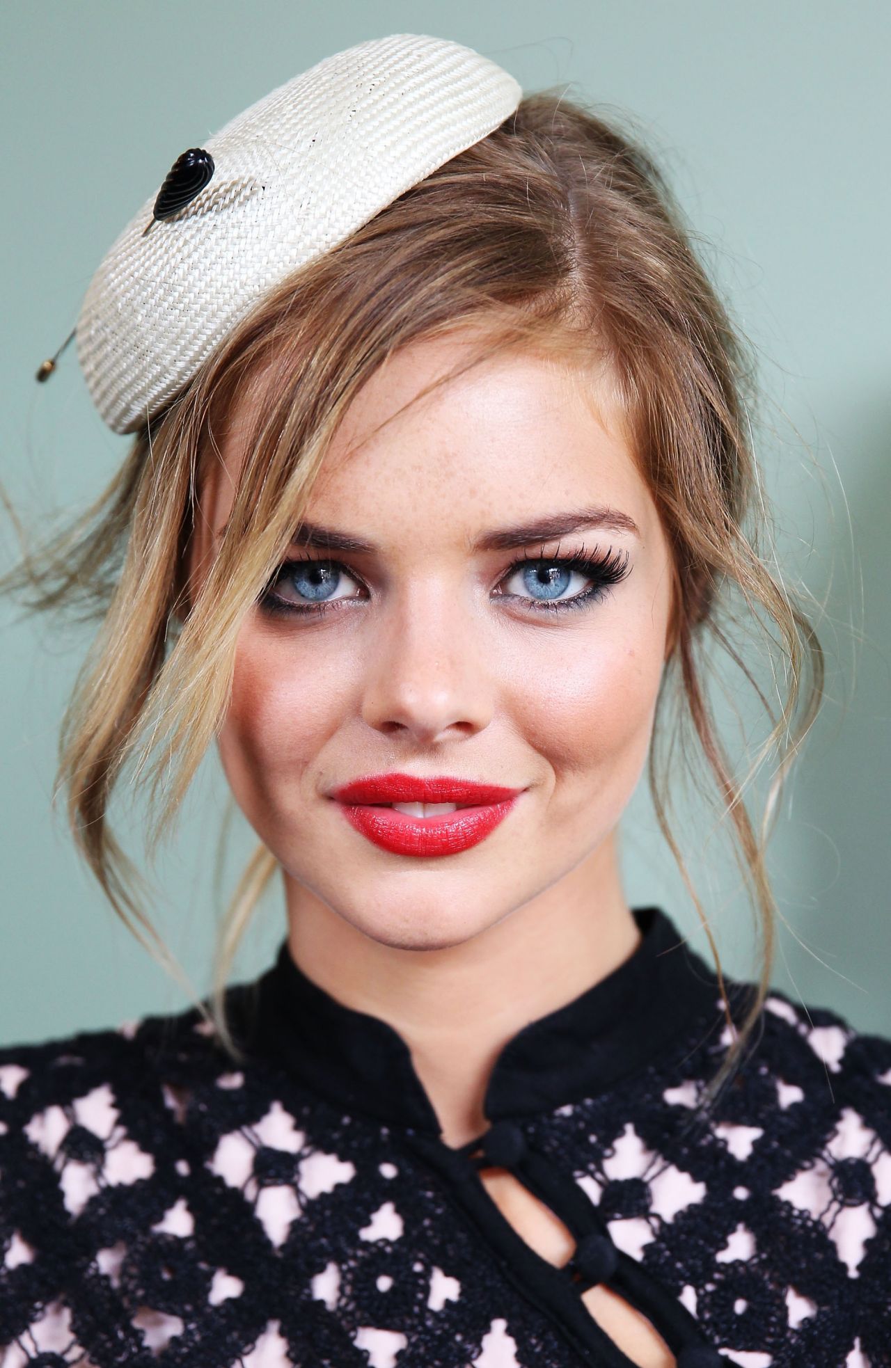 Samara Weaving Red Carpet ~ Samara Weaving | Showtainment