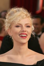 Scarlett Johansson - 2005 Vanity Fair Oscar Party