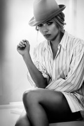 Scarlett Johansson - Photoshoot for Esquire November 2013