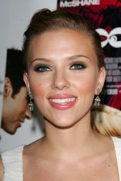 Scarlett Johansson - "Scoop" Premiere in NYC (2006)