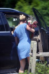 Scarlett Johansson - Shopping in the Hamptons 06/25/2020