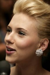 Scarlett Johansson - "The Island" Premiere in London (2005)