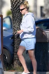 Sophie Turner in Casual Outfit 05/25/2020