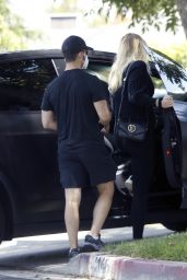 Sophie Turner Shows Off Her Growing Baby Bump - Los Angeles 06/20/2020