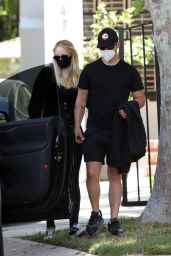 Sophie Turner Shows Off Her Growing Baby Bump - Los Angeles 06/20/2020