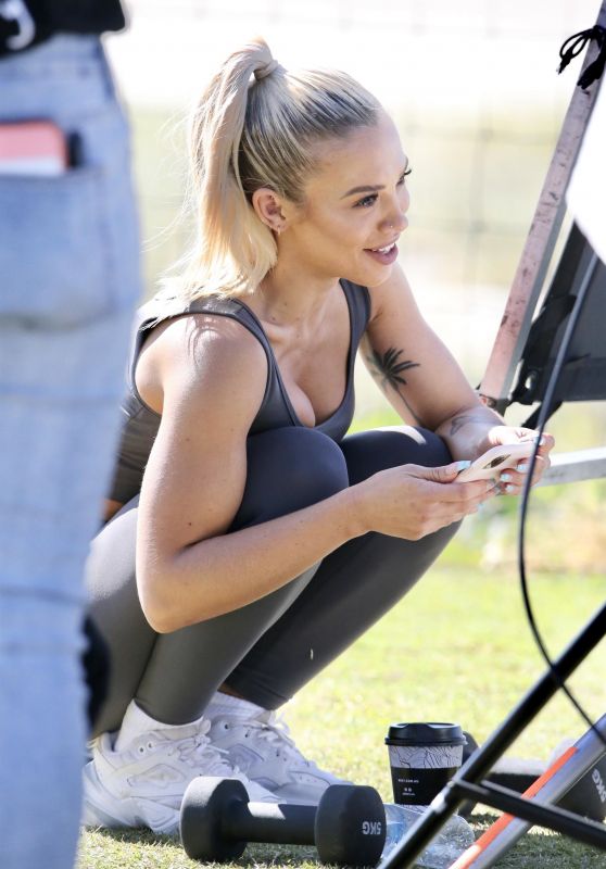 Tammy Hembrow - Shooting Content for Her Fitness App 06/04/2020