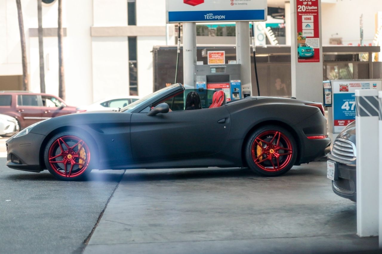 Tinashev – Pumping Gas in Beverly Hills 06/18/2020 • CelebMafia