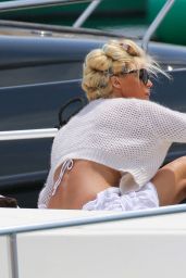 Victoria Silvstedt - Relaxing on Yacht in Saint Tropez 06/01/2020