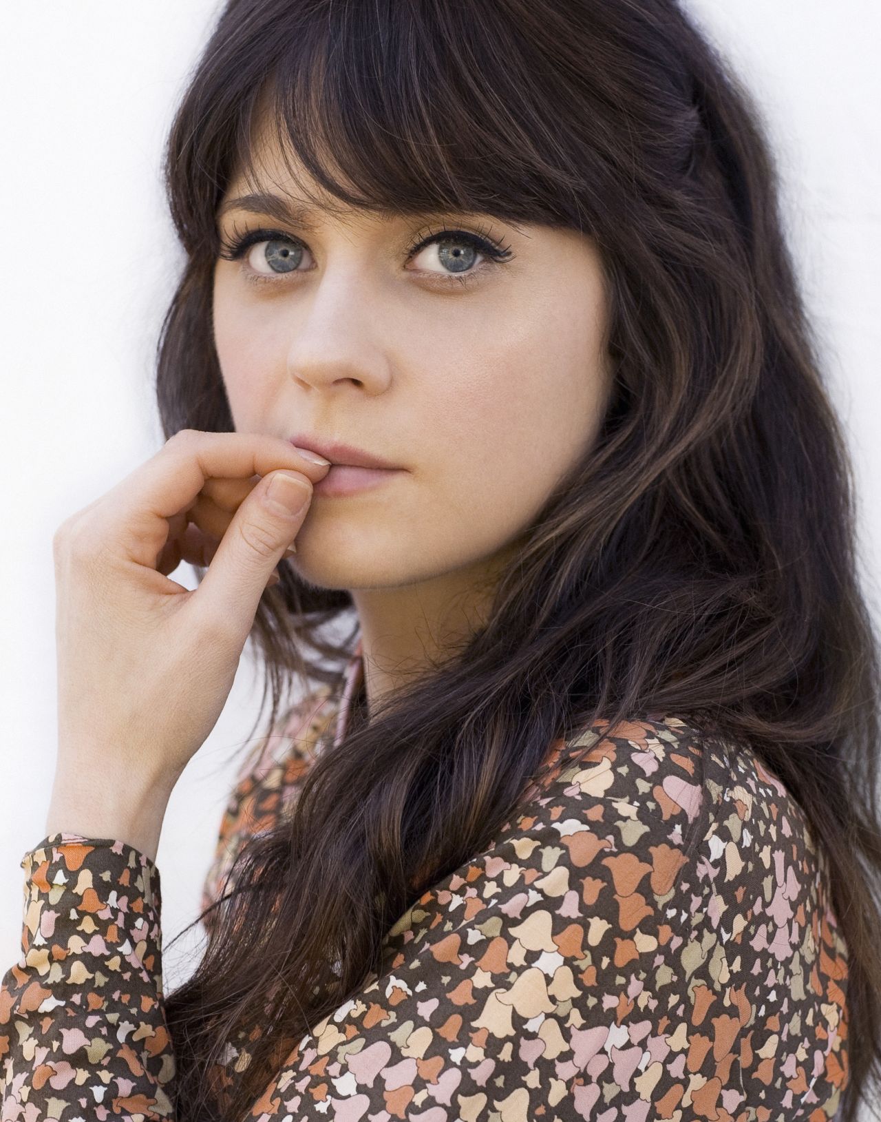 Zooey Deschanel - Portrait Session in Austin (2008) • CelebMafia