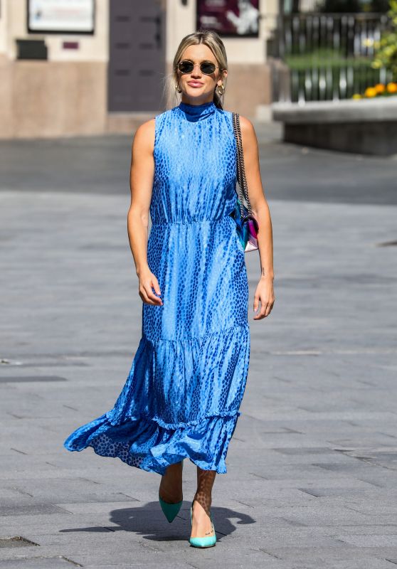 Ashley Roberts - Departing the Global Radio Studios in London 06/26