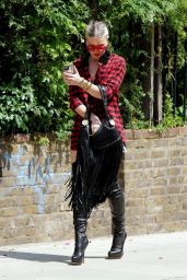 Caprice Bourret Street Style - West London 07/23/2020
