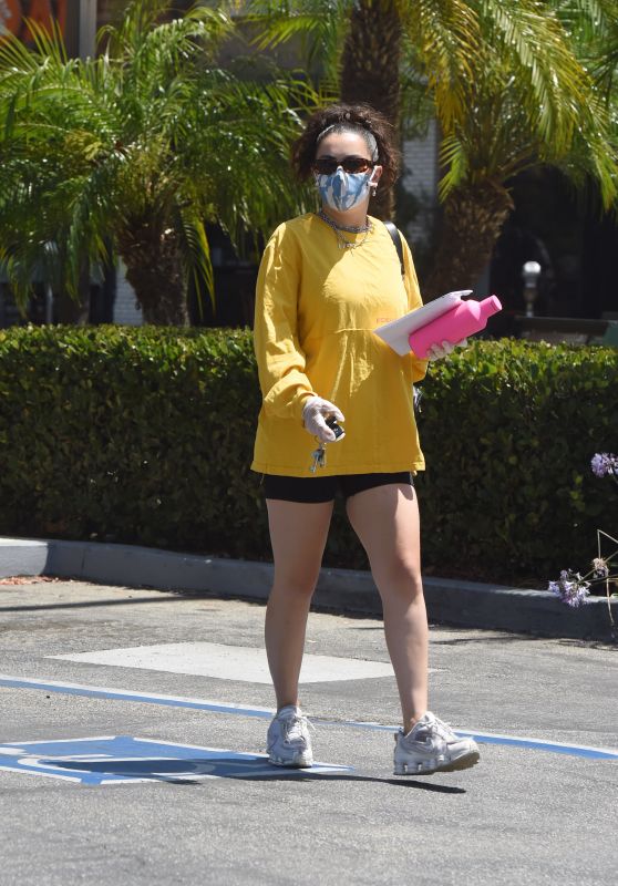 Charli XCX - Exiting a Gym in LA 07/09/2020