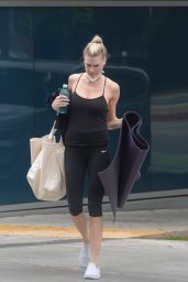 Charlotte McKinney in Gym Ready Outfit - Los Angeles 07/02/2020