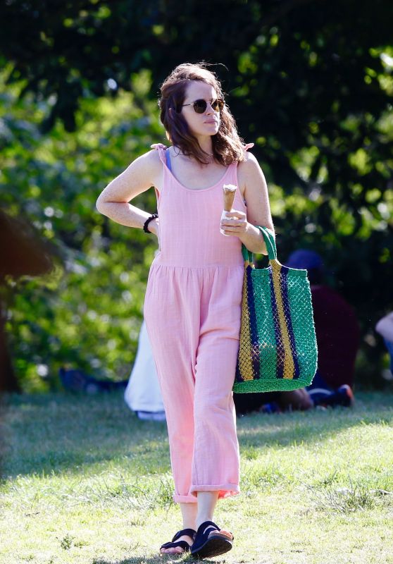 Claire Foy in the Park in London 06/23/2020