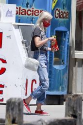 Dylan Meyer at a Gas Station in Los Angeles 06/30/2020