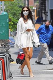 Emily Ratajkowski in a Stylish Outfit - Out for Lunch in New York 07/30/2020