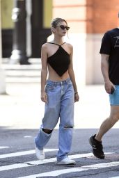 Emily Ratajkowski in Casual Outfit - New York City 07/18/2020