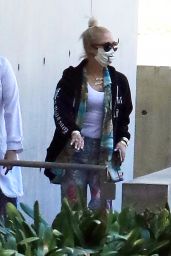 Gwen Stefani - Stops by UCLA Campus in LA 07/02/2020
