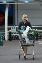 Holly Willoughby - Shopping at Marks & Spencer in London 06/19/2020