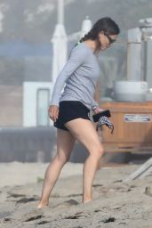 Jennifer Garner - Beach in Malibu 07/15/2020
