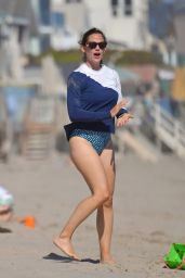 Jennifer Garner in a Swimsuit - Beach in Malibu 07/19/2020