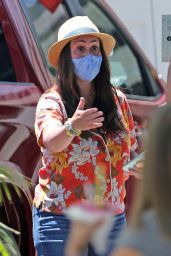 Jennifer Love Hewitt - Out in Pacific Palisades 07/21/2020