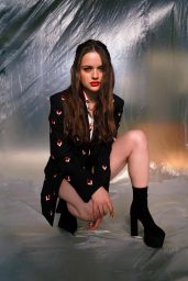 Joey King - Virtual Photoshoot as Part of the Press Tour for the Kissing Booth 07/02/2020