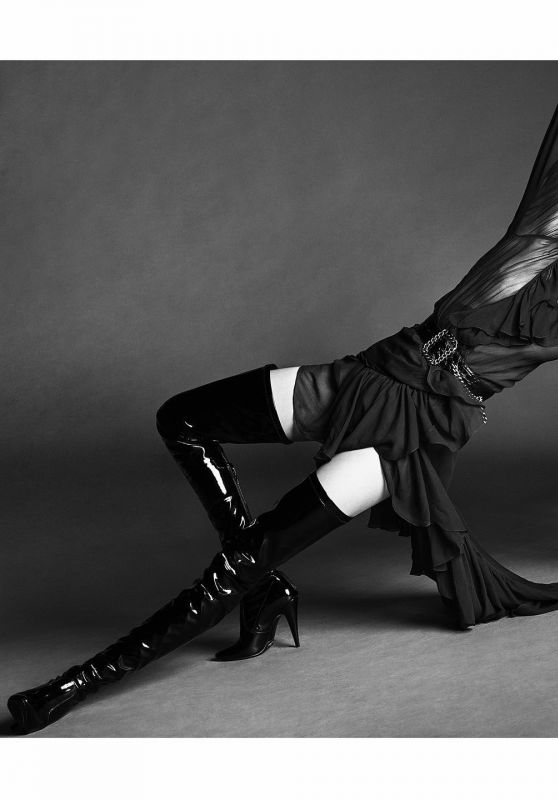 Kaia Gerber Outfit – Vogue Japan September 2020 (III)