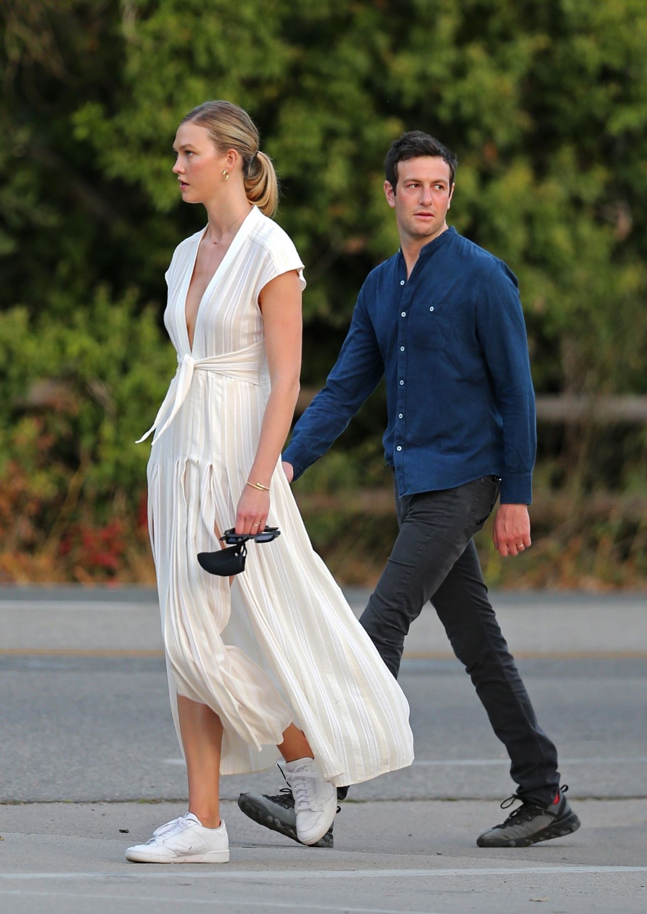 Karlie Kloss and Her Husband Joshua Kushner - Out in Los Angeles 07/11 ...