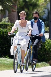 Karlie Kloss - Bike Riding in Santa Monica 07/18/2020