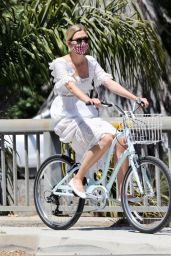 Karlie Kloss - Bike Riding in Santa Monica 07/18/2020