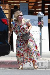Kristen Bell - Out in Los Feliz 07/04/2020