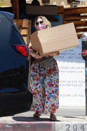 Kristen Bell - Out in Los Feliz 07/04/2020