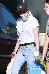 Kristen Stewart - Shopping at Rite Aid in Los Feliz 07/09/2020