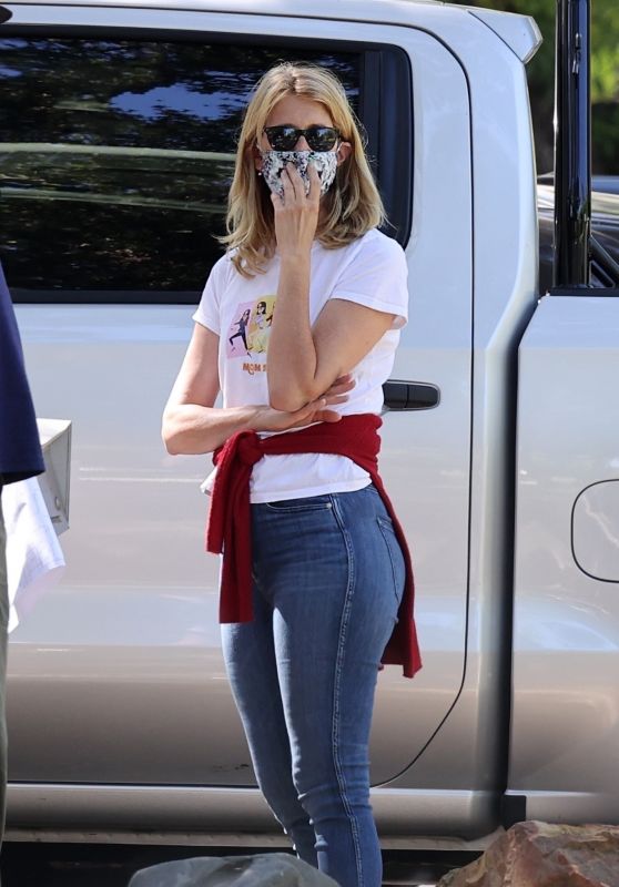 Laura Dern - Out in Pacific Palisades 07/07/2020