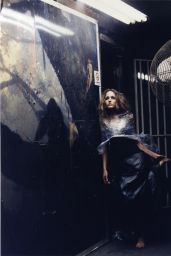Leelee Sobieski - Photoshoot for Esquire Magazine 2001