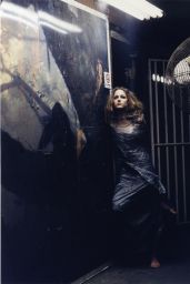 Leelee Sobieski - Photoshoot for Esquire Magazine 2001