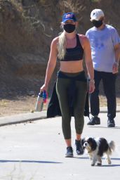 Lindsey Vonn - Hiking in LA 07/08/2020