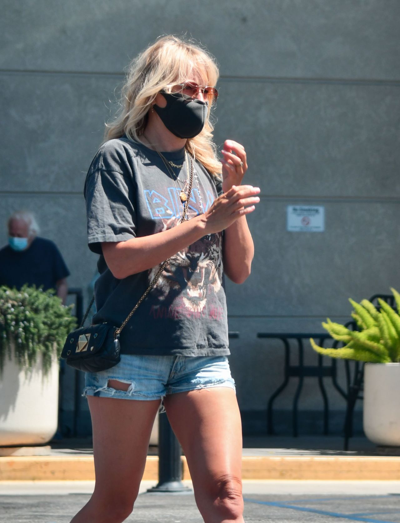 malin-akerman-in-jeans-shorts-out-in-la-07-12-2020-3.jpg