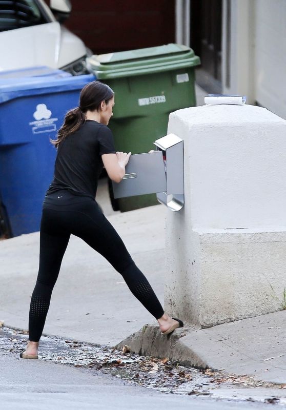 Minka Kelly - Putting a Mailbox in LA 07/13/2020