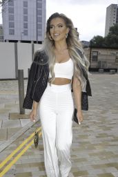 Molly Smith – Outside Menagerie Bar in Manchester 07/05/2020