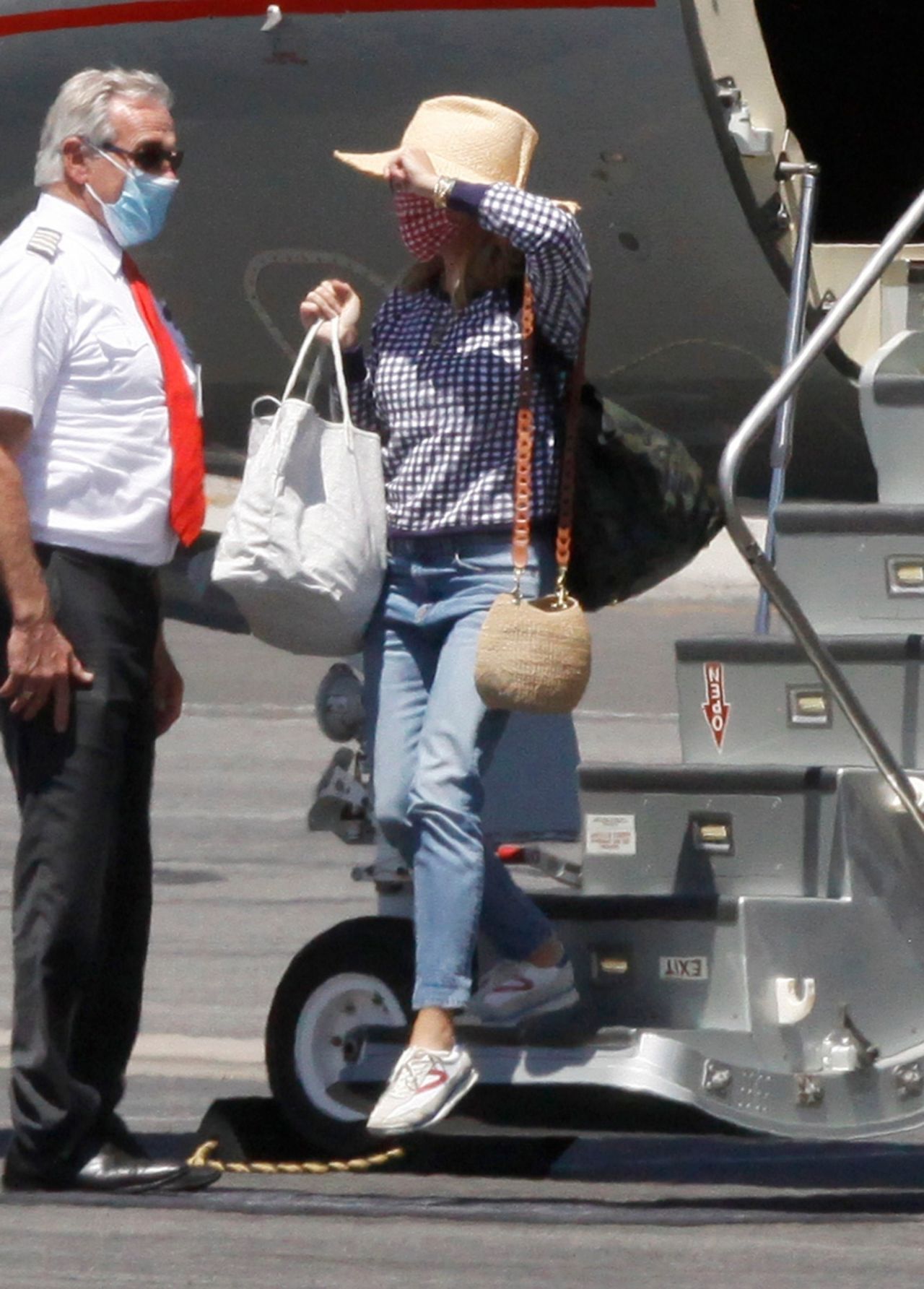 Reese Witherspoon Los Angeles Airport July 8, 2020 – Star Style