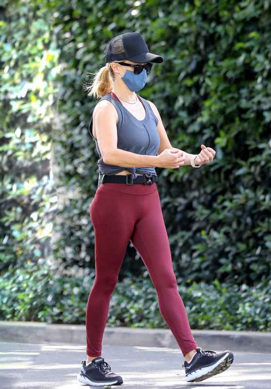 Reese Witherspoon - Went For a Bike Ride Around Pacific Palisades  03/31/2020 • CelebMafia