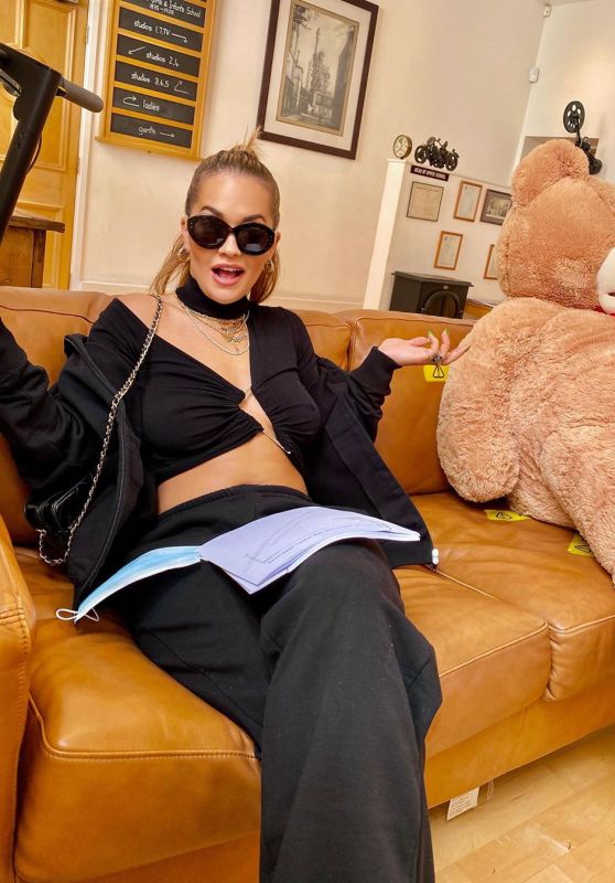 Rita Ora Outfit - Instagram 07/21/2020