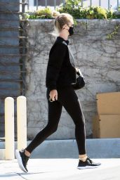 Rosie Huntington-Whiteley in Casual Outfit 07/21/2020