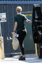 Rosie Huntington-Whiteley - Out in Los Angeles 07/27/2020