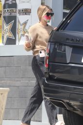 Sofia Richie in a Pair of High-Waisted Black Jeans at Chevron Gas Station in Malibu 07/22/2020