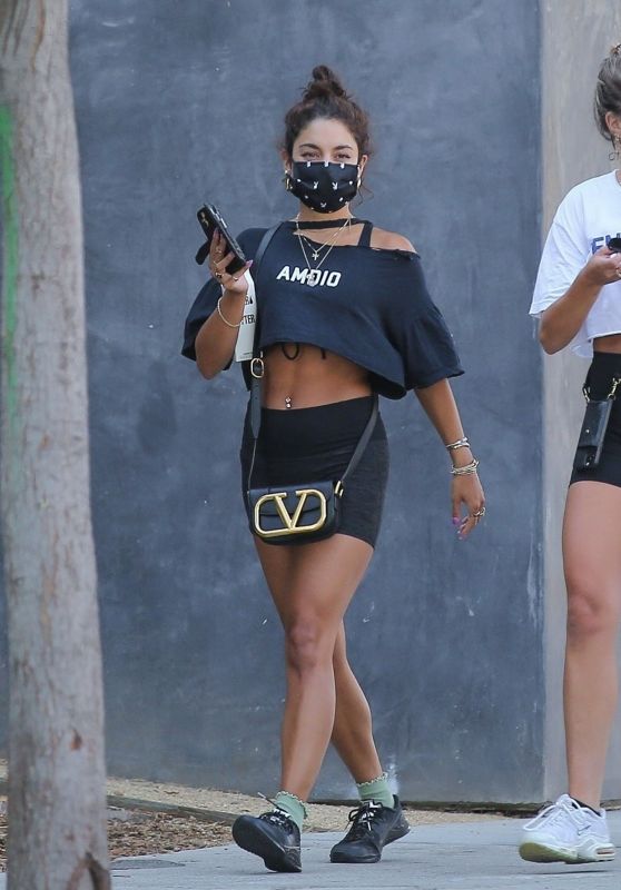 Vanessa Hudgens Outfit - Leaves a Gym in West Hollywood 07/22/2020